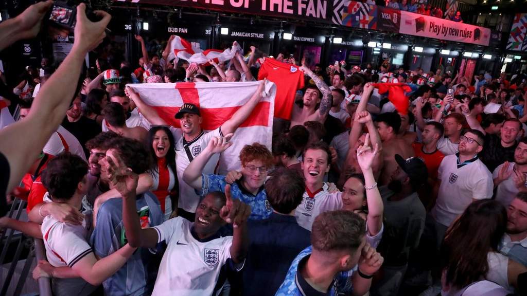 Aturan Jam Buka Pub Inggris Diperpanjang demi Piala Dunia