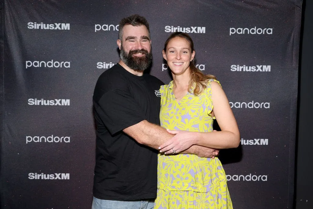 Kylie Kelce dan Jason Kelce siapkan nama Edward untuk anak laki-laki
