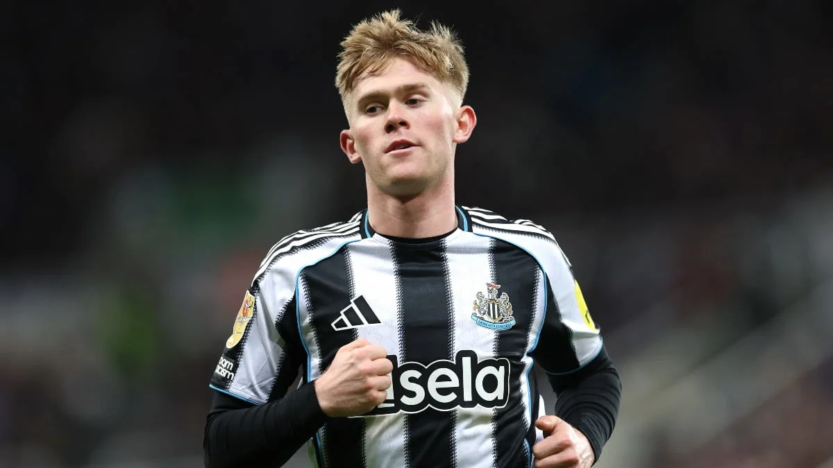 Lewis Hall sepakat teken kontrak baru di Newcastle United hancurkan rencana transfer Manchester United