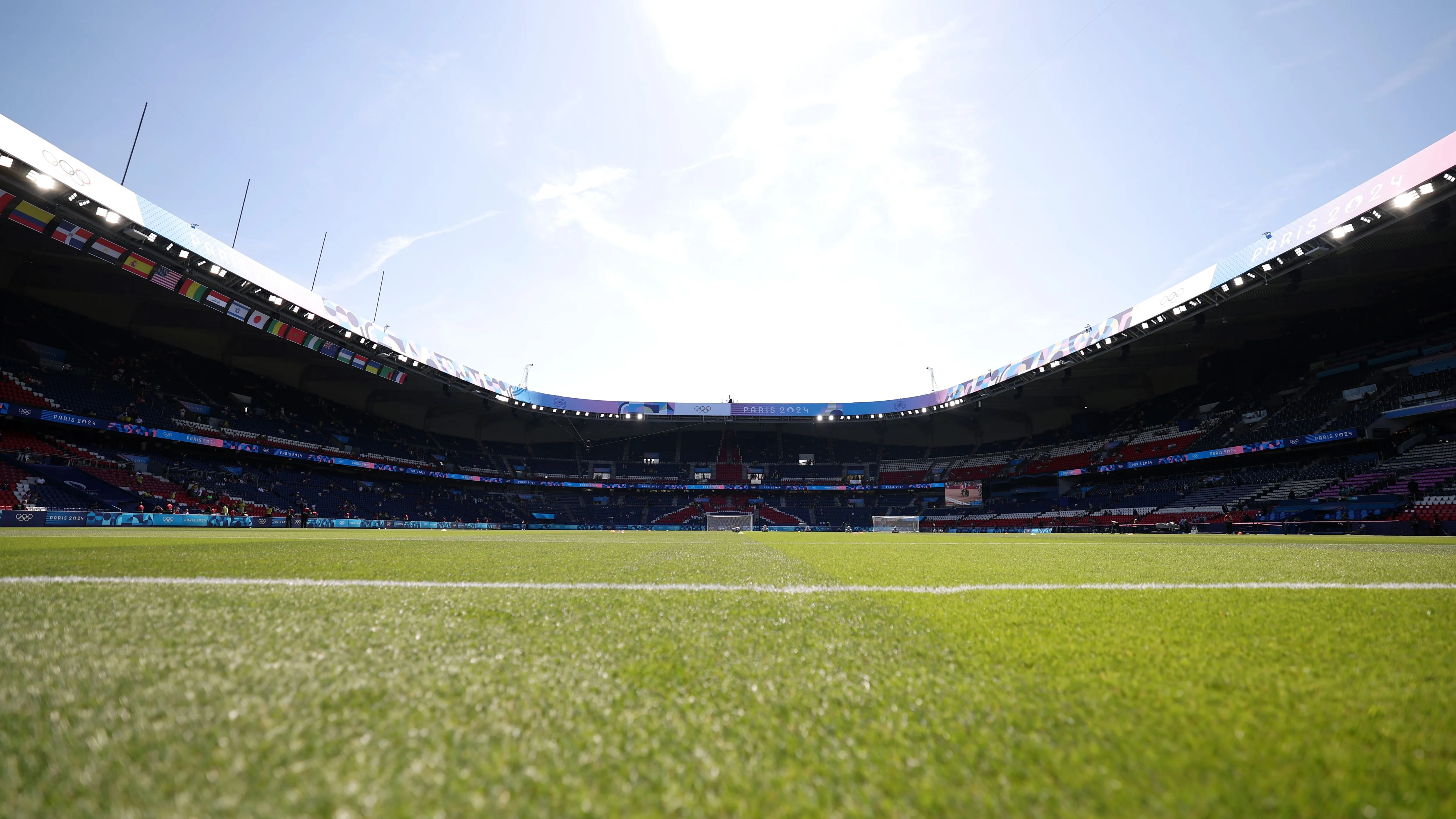 PSG terpaksa pindah kandang melawan Rennes akibat kerusakan rumput Parc des Princes