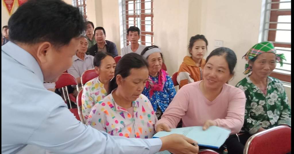 Sosialisasi pencegahan pernikahan usia anak di kawasan pegunungan Thai Nguyen.