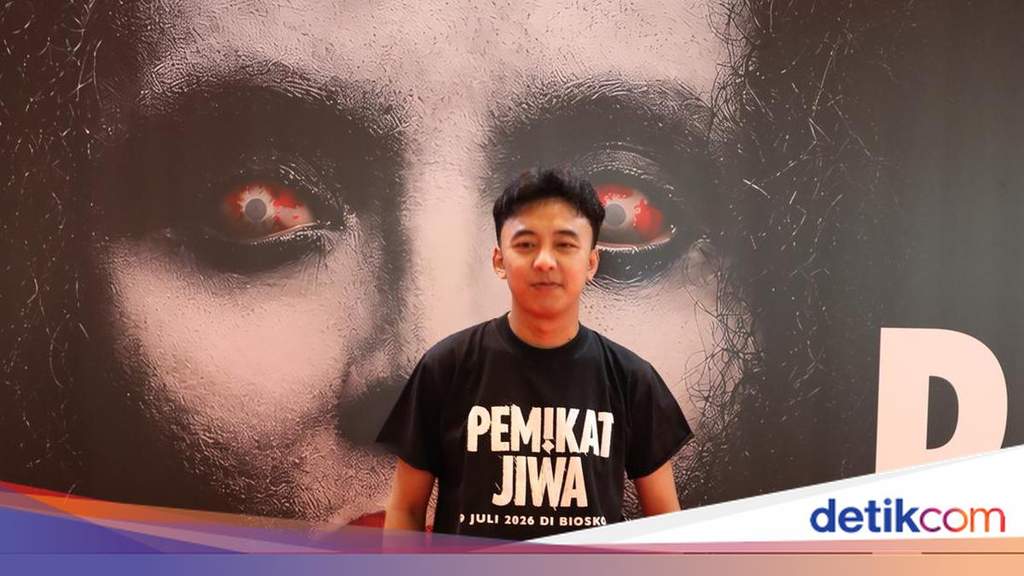 Fajar Nugra saat menghadiri konferensi pers film Pemikat Jiwa.