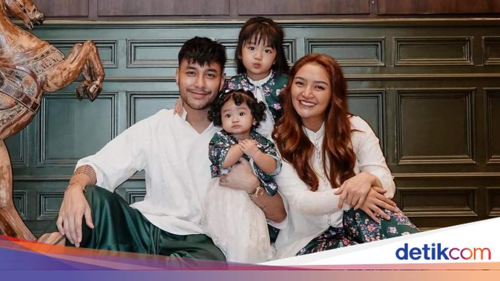 Krisjiana Baharudin Konsultasi ke Psikiater demi Dua Putrinya