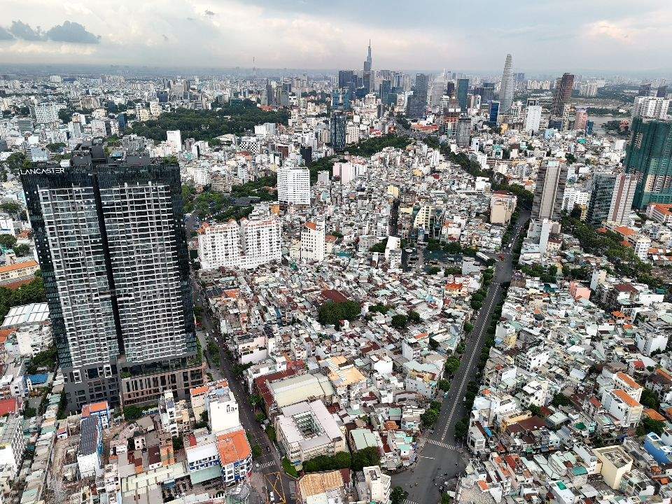Suasana pemukiman padat di pusat Kota Ho Chi Minh.