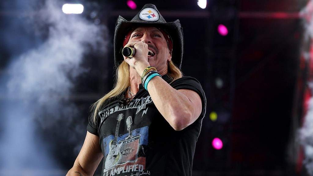 Bret Michaels di ranjang rumah sakit setelah menjalani operasi batu ginjal