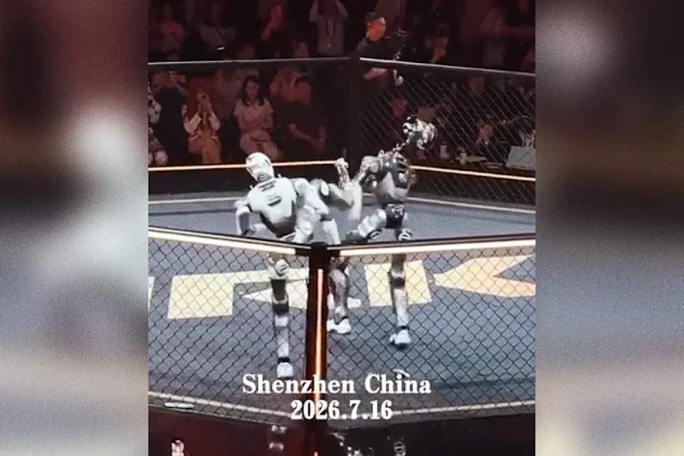 Pertarungan Robot Humanoid Terhenti Usai Kepala Robot Putus