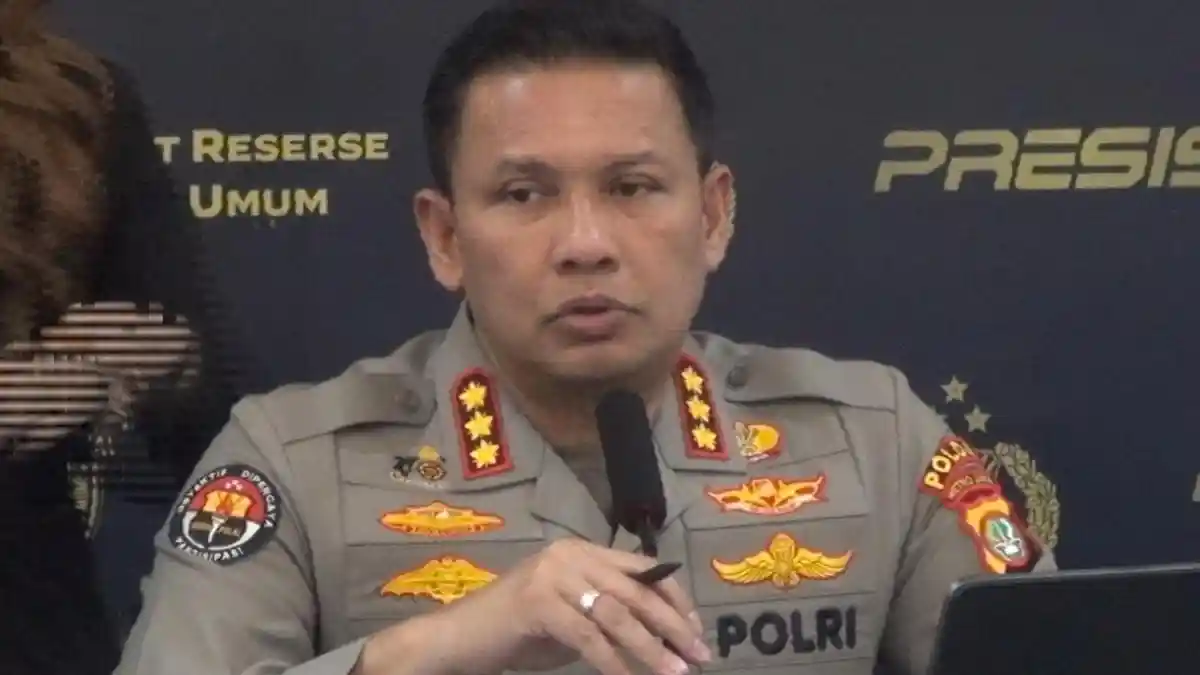 Aparat kepolisian Polda Metro Jaya menggelar konferensi pers kasus kriminal.