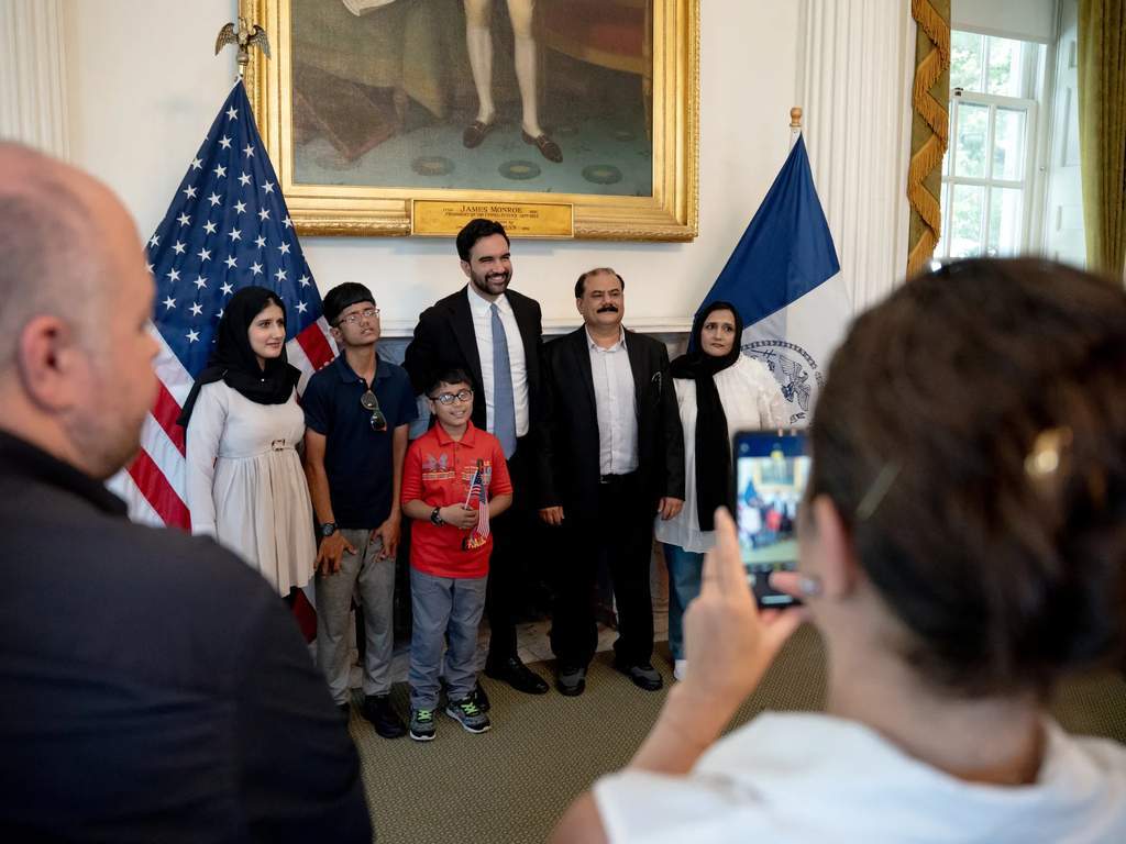 Paus Leo XIV dan Walikota New York sampaikan pesan pro-imigran