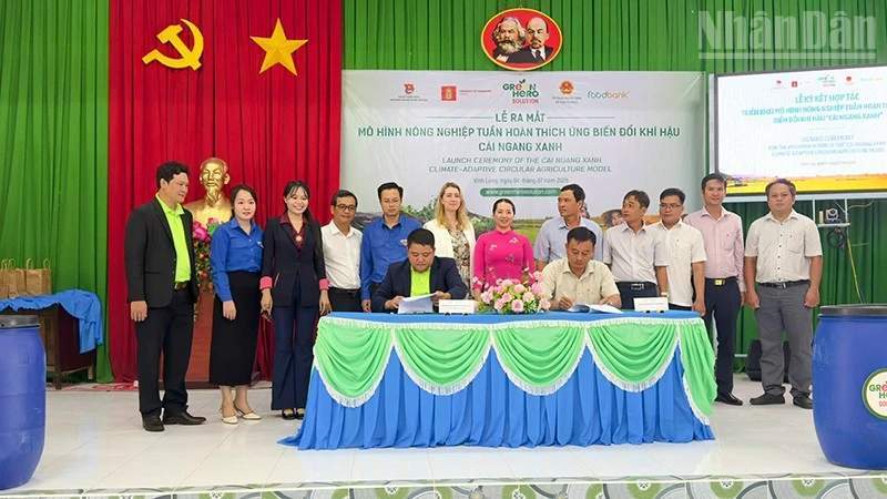 Peluncuran proyek pertanian sirkular Cai Ngang Xanh di Vinh Long